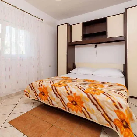 Апартаменты In - Insel Rab 36282 *