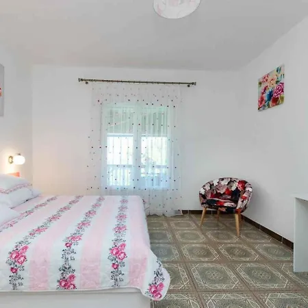 In - Insel Rab 36282 Апартаменты