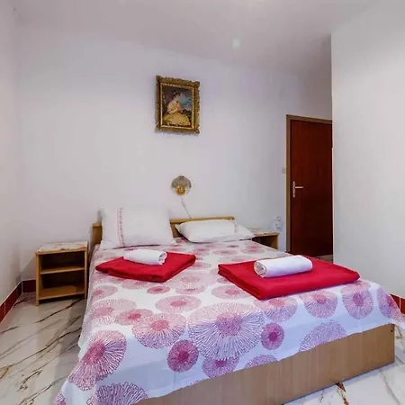 Апартаменты In - Insel Rab 36282 *